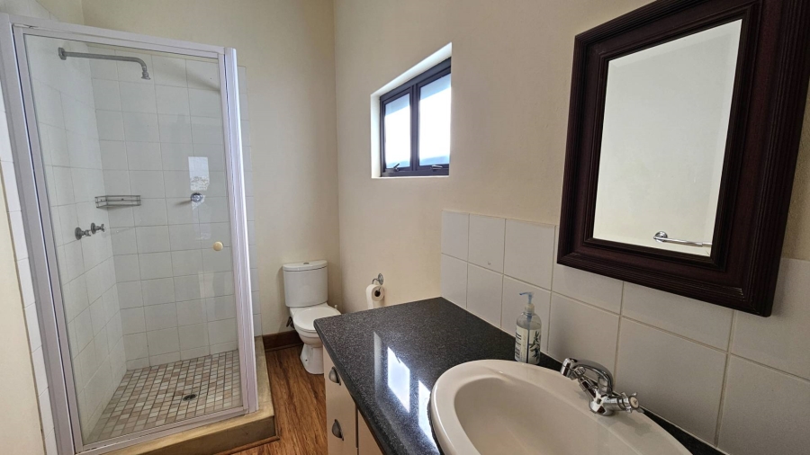 5 Bedroom Property for Sale in The Coves North West